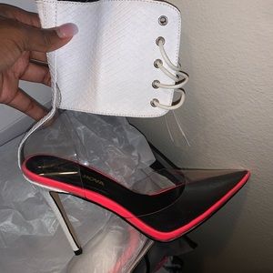 Clear Pumps with ankle bracelet 8W